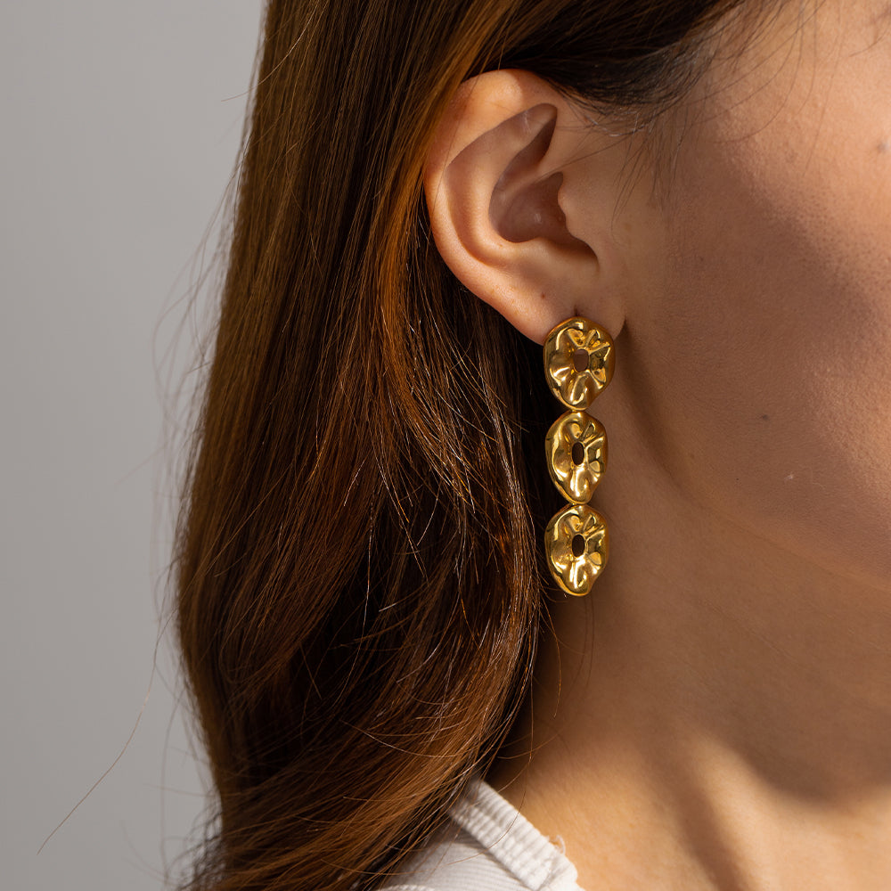 elegant o-shape plating pleated 18k gold plated