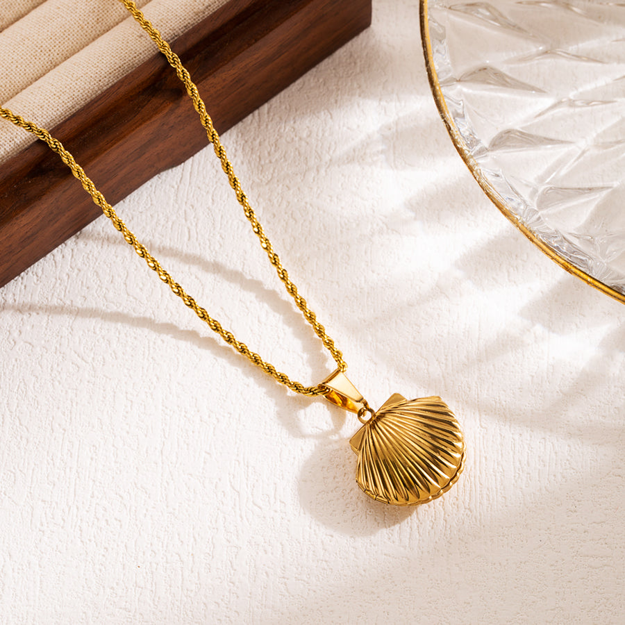 Modern square heart shape shell 18k gold plated pendant necklace