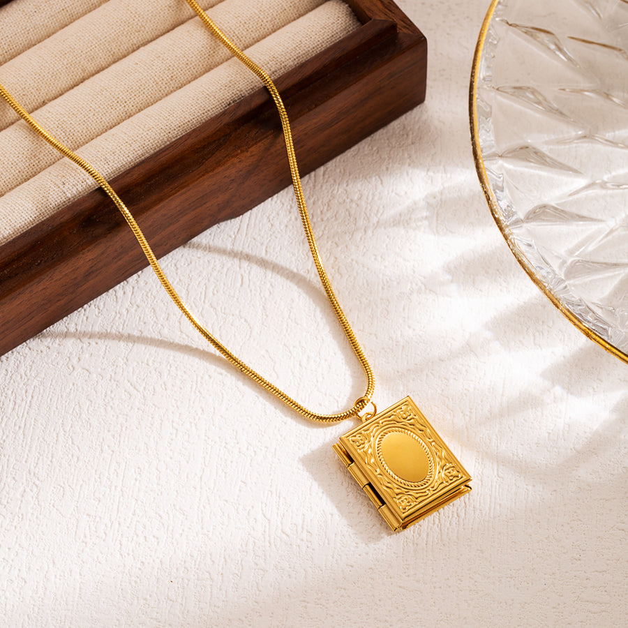 Modern square heart shape shell 18k gold plated pendant necklace