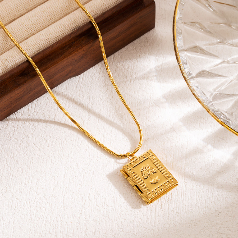 Modern square heart shape shell 18k gold plated pendant necklace